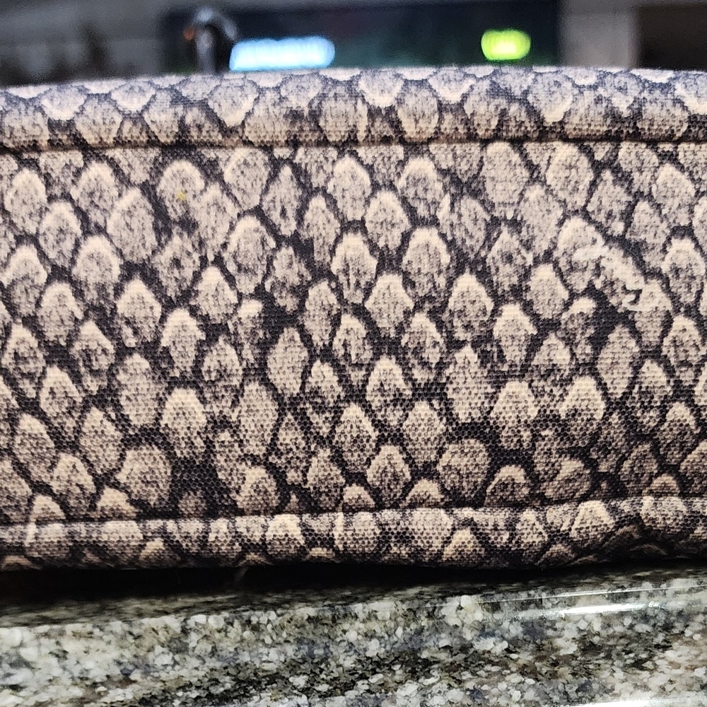 Coach Taylor Metallic Silver Snake-Print Pattern Shoulder Bag F26036 NWOT - Picture 5 of 7